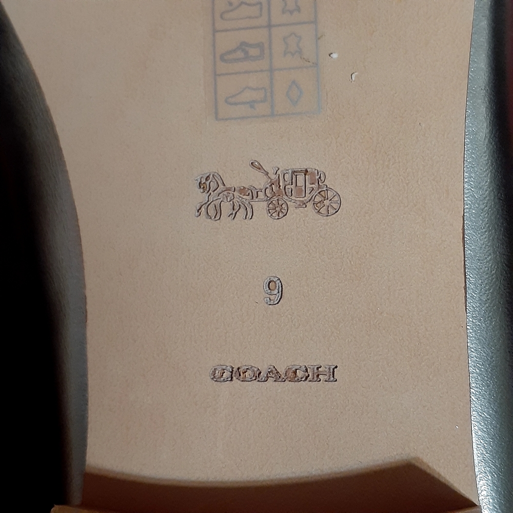 COACH LEATHER WOMANS SIZE 9B HANNA METALLIC CHAMPAGNE CHAIN LOGO SLID-ON LOAFERS - Picture 8 of 11